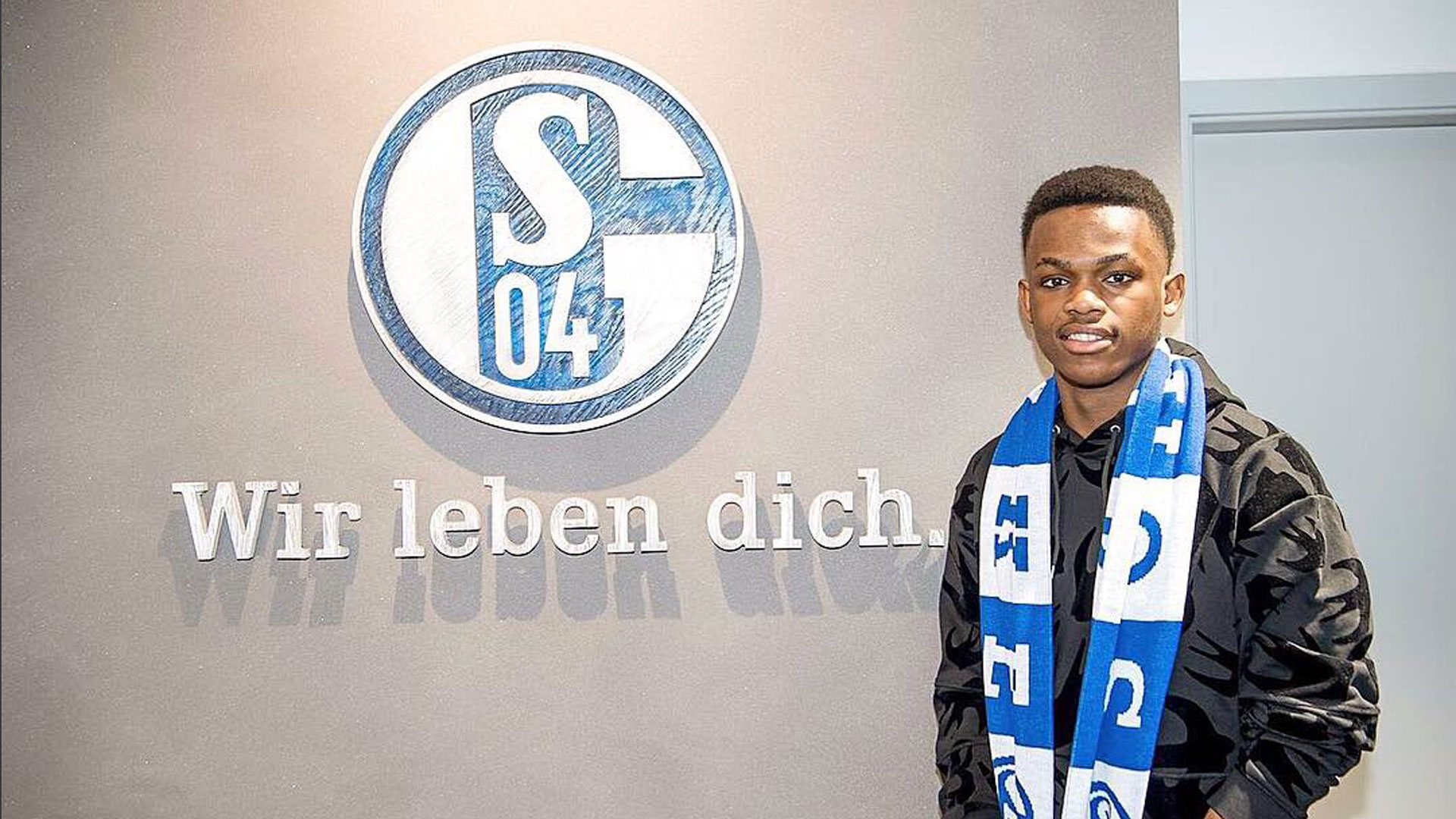 近日在塞拉 近日在塞拉