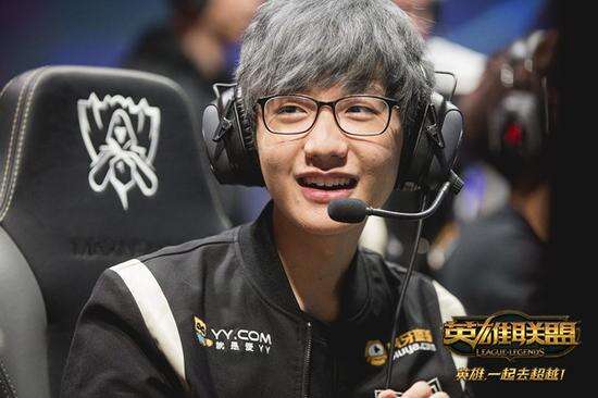 但其相对年 但其相对年