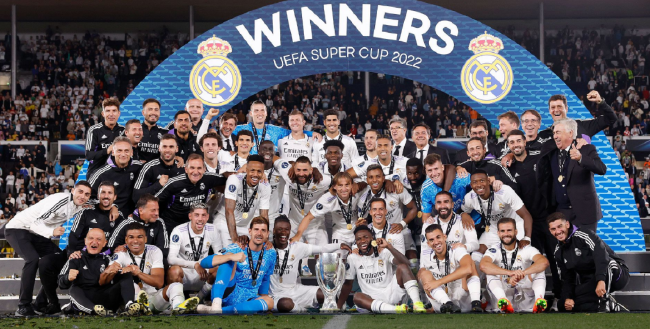 足球比赛中 足球比赛中